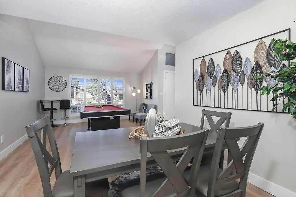 *Designer East Bay Remodel Home* Concord Holiday home